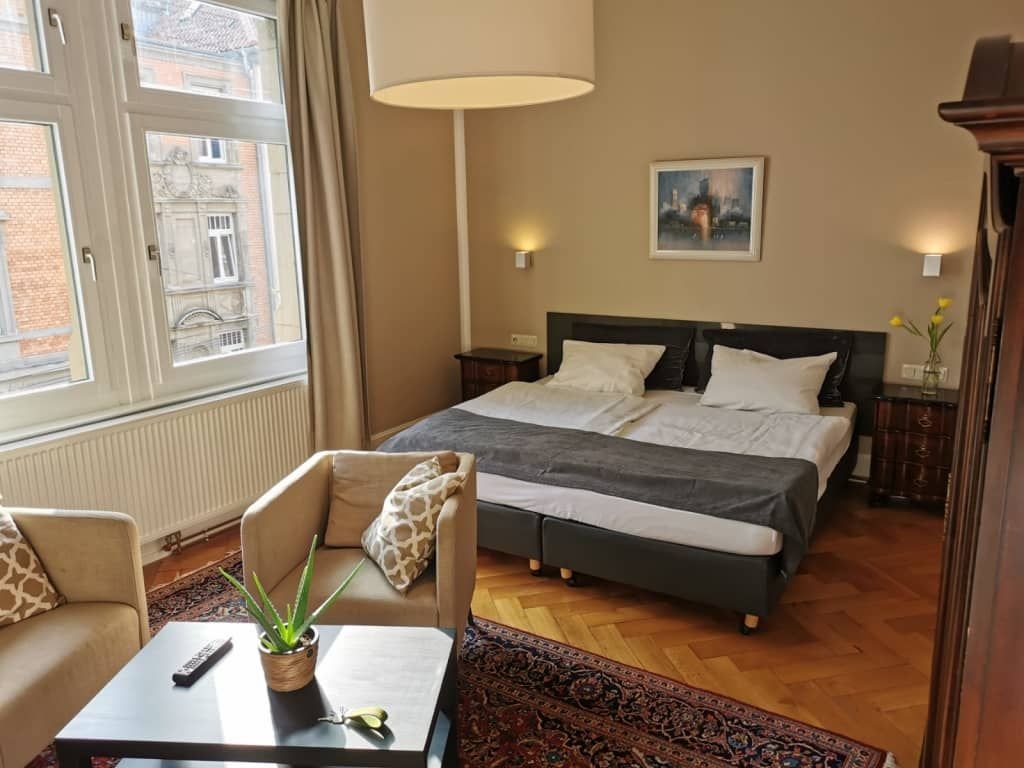 Wohnung zur Miete Wohnen auf Zeit 2.000 € 2 Zimmer 65 m²<br/>Wohnfläche 01.03.2025<br/>Verfügbarkeit Immenhofer Straße Lehen Stuttgart 70180