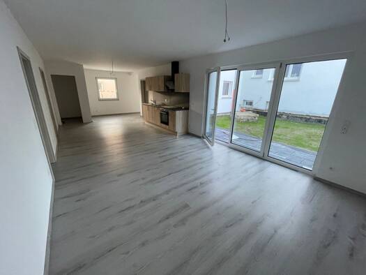 Terrassenwohnung zur Miete 990 € 3 Zimmer 95 m² Geschoss EG/3 frei ab sofort Zur Hohen Wart 8 Oberlindach Weisendorf 91085