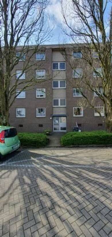 Wohnung zur Miete 475 € 3 Zimmer 76 m² Dachgeschoss, 3. Geschoss Friedrich - Ebert - Straße 449 Vierlinden Duisburg 47178