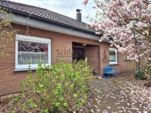 Bungalow zum Kauf 299.000 € 4 Zimmer 134 m² 1.217 m² Grundstück Barßel 26676