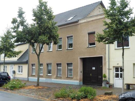 Reihenmittelhaus zum Kauf 349.000 € 10 Zimmer 300 m² 770 m² Grundstück Taucha 04425