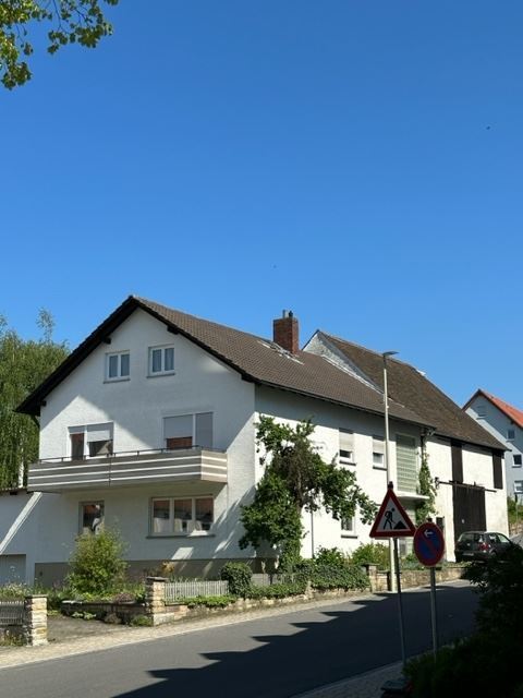 Mehrfamilienhaus zum Kauf 549.000 € 10 Zimmer 180 m²<br/>Wohnfläche 1.049 m²<br/>Grundstück ab sofort<br/>Verfügbarkeit Stegaurach Stegaurach 96135