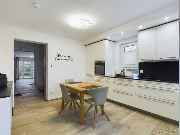 Reihenendhaus zum Kauf 799.000 € 5 Zimmer 129,9 m² 165,6 m² Grundstück Frauenaurach Erlangen 91056