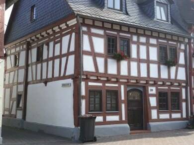 Einfamilienhaus zur Miete 690 € 6 Zimmer 130 m² 126 m² Grundstück frei ab 01.10.2025 Osterspai Osterspai 56340