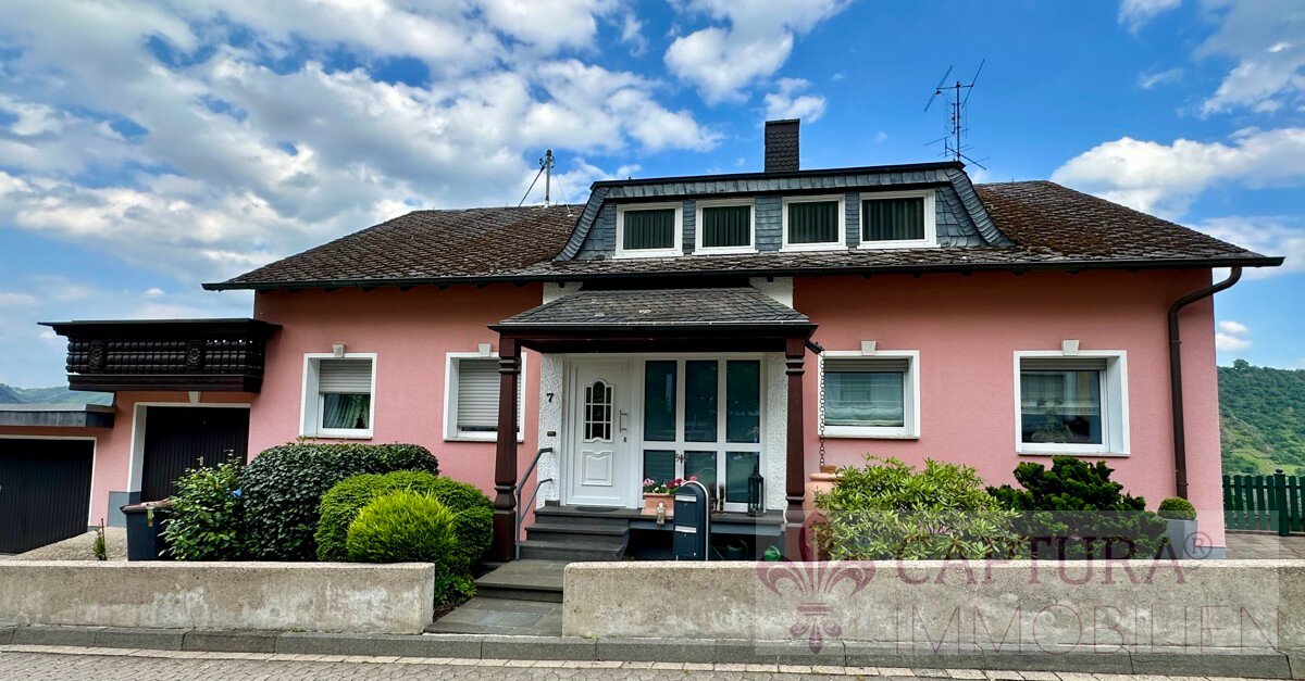 Mehrfamilienhaus zum Kauf 535.000 € 12 Zimmer 270 m²<br/>Wohnfläche 605 m²<br/>Grundstück ab sofort<br/>Verfügbarkeit Kobern Kobern-Gondorf 56330