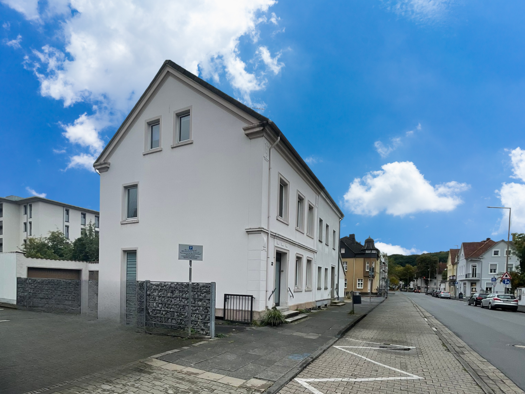 Doppelhaushälfte zum Kauf 199.900 € 7 Zimmer 122 m² 448 m² Grundstück Mitte Menden (Sauerland) 58706