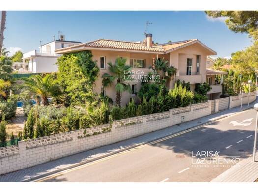 Chalet zum Kauf 1.499.999 € 6 Zimmer 777 m² 1.005 m² Grundstück Salou 43840