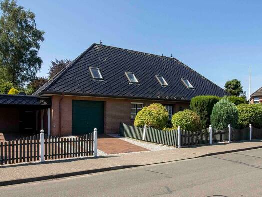 Einfamilienhaus zum Kauf provisionsfrei 495.000 € 5 Zimmer 205 m² 1.145 m² Grundstück Wrist 25563