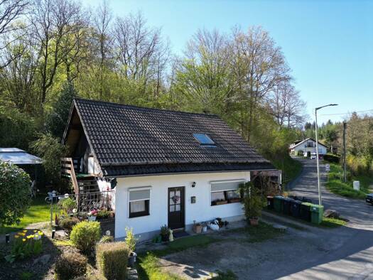 Einfamilienhaus zum Kauf 259.000 € 3 Zimmer 90 m² 300 m² Grundstück Windfus Reichshof 51580