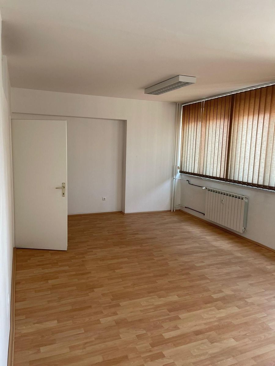 Büro-/Praxisfläche zum Kauf 320.000 € 8 Zimmer Virovitica