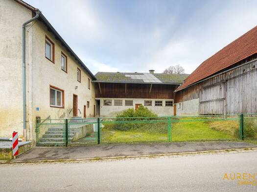 Einfamilienhaus zum Kauf 379.000 € 11 Zimmer 180 m² 1.338 m² Grundstück Bergmatting Sinzing 93161