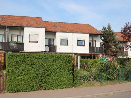 Mehrfamilienhaus zum Kauf als Kapitalanlage geeignet 920.000 € 25 Zimmer 570 m² 1.001 m² Grundstück Großkugel Kabelsketal 06184