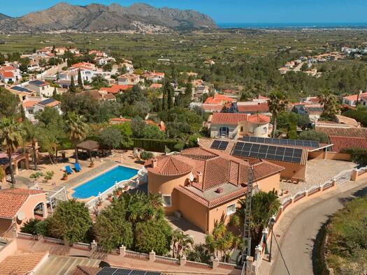 Villa zum Kauf provisionsfrei 690.000 € 6 Zimmer 215 m² 1.469 m² Grundstück Orba 03792