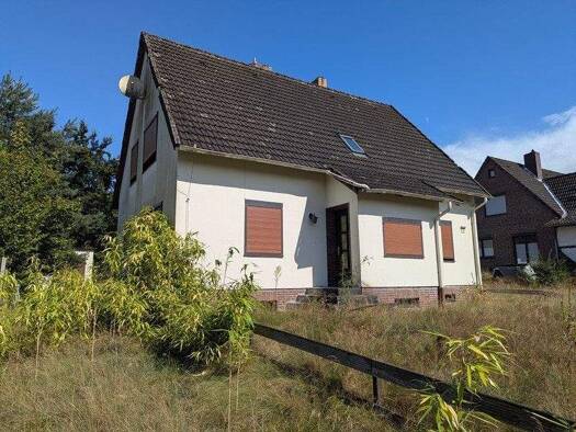 Mehrfamilienhaus zum Kauf provisionsfrei 119.000 € 6 Zimmer 129 m² 2.500 m² Grundstück Bendingbostel Kirchlinteln 27308