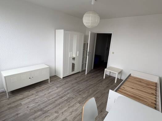 Studio zur Miete 285 € 1 Zimmer 24 m² 9. Geschoss frei ab 14.08.2026 Woldegker Straße 30 Katharinenviertel Neubrandenburg 17033