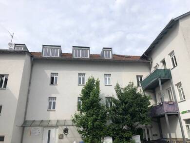Wohnung zur Miete 450 € 3 Zimmer 75 m² Dachgeschoss frei ab sofort Bernhardstr. 19 Sonneberg Sonneberg 96515