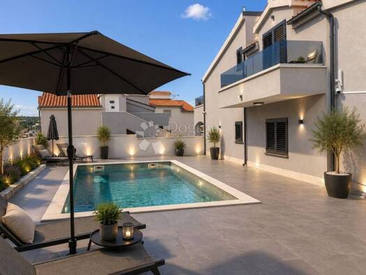 Haus zum Kauf 700.000 € 6 Zimmer 235 m² Okrug Gornji, Okrug Okrug Donji