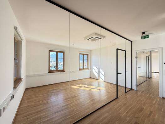 Büro zur Miete 2.980 € 198,1 m² Bürofläche Wals-Siezenheim 5071