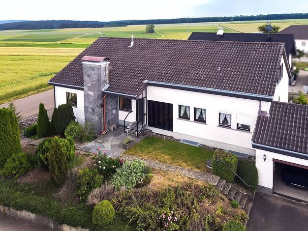 Einfamilienhaus zum Kauf 295.000 € 10 Zimmer 268,7 m² 736 m² Grundstück Benzingen Winterlingen 72474