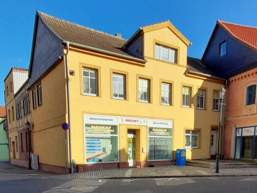 Wohn- und Geschäftshaus zum Kauf als Kapitalanlage geeignet 190.000 € 11 Zimmer 600 m² 347 m² Grundstück Halberstädter Straße 30 Oschersleben 39387