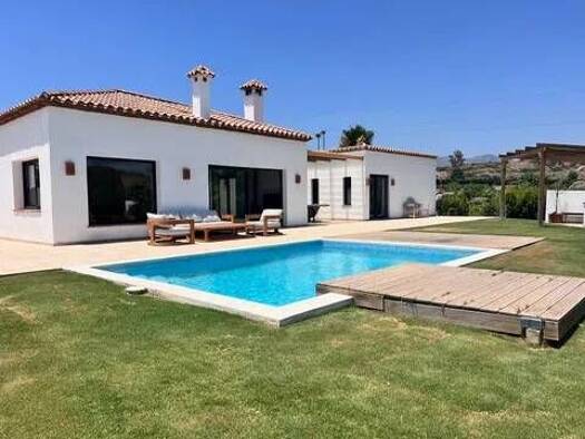 Chalet zum Kauf 1.295.000 € 3 Zimmer 257 m² Calle Torre Velerín Estepona 29680