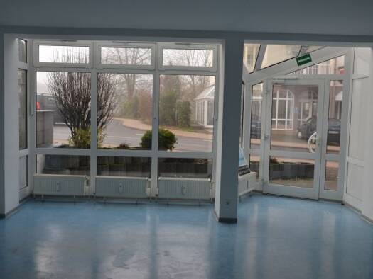 Laden zur Miete 730 € 3 Zimmer 97,5 m² Verkaufsfläche Schillerstr. 26 Konz Konz 54329