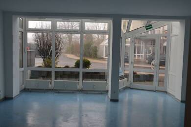 Laden zur Miete 730 € 3 Zimmer 97,5 m² Verkaufsfläche Schillerstr. 26 Konz Konz 54329