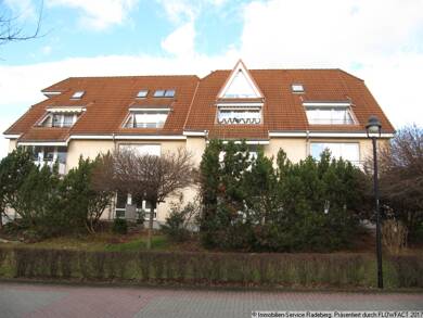 Wohnung zur Miete 440 € 2 Zimmer 55 m² Dachgeschoss frei ab 01.08.2025 Kleinwolmsdorfer Straße 19 Radeberg Radeberg 01454