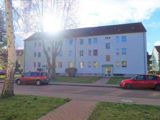 Wohnung zur Miete 306 € 2 Zimmer 43 m² 2. Geschoss frei ab 01.05.2026 H.-Heine-Straße 29 Braunsbedra 06242