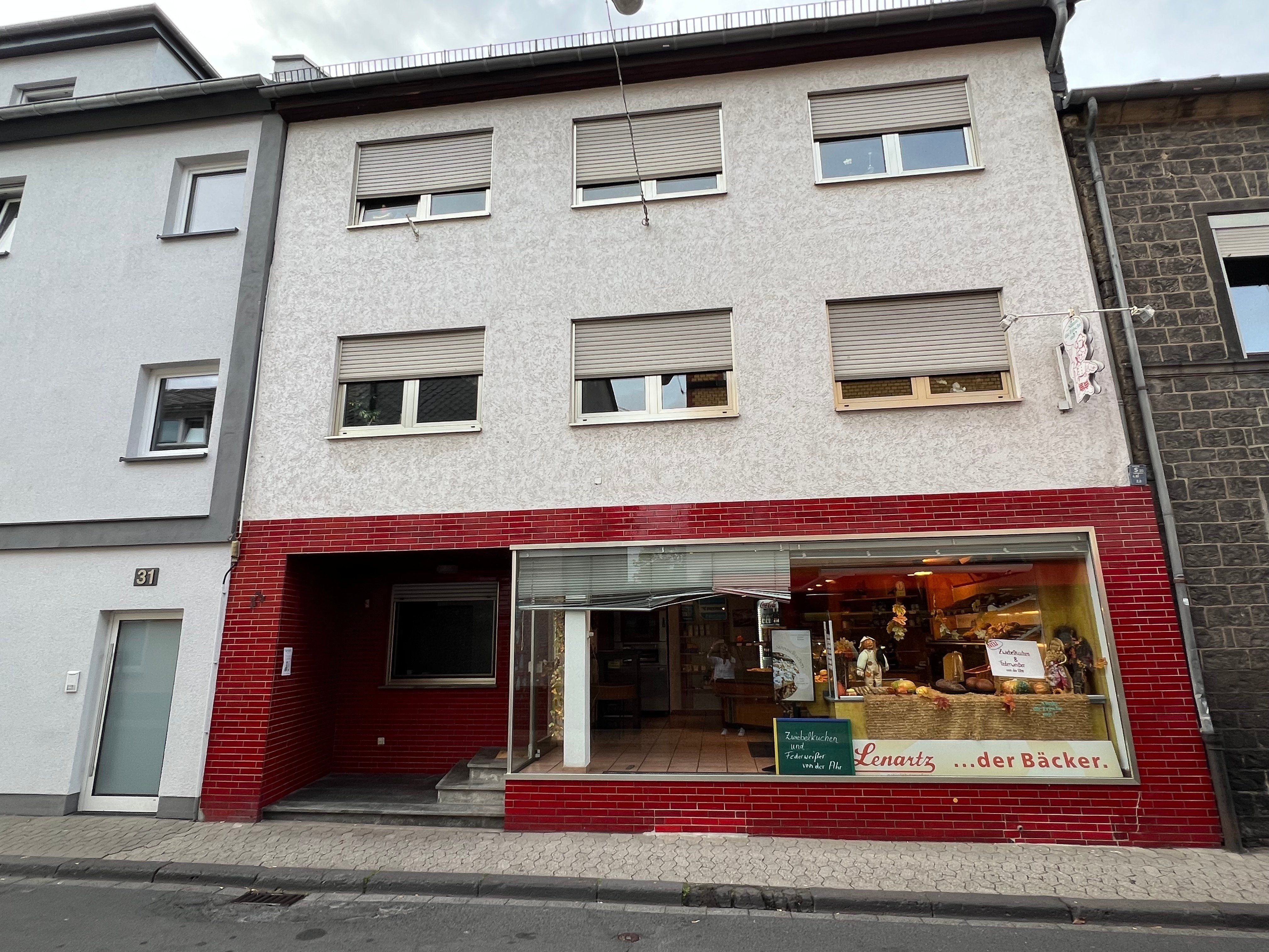 Mehrfamilienhaus zum Kauf 249.000 € 6 Zimmer 160 m²<br/>Wohnfläche 314 m²<br/>Grundstück ab sofort<br/>Verfügbarkeit Mayen Mayen 56727