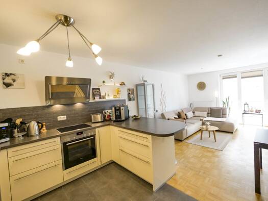 Wohnung zur Miete 1.225 € 3 Zimmer 88 m² 2. Geschoss frei ab 01.10.2026 Altstadt Würzburg 97070