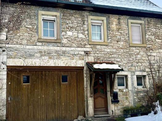 Einfamilienhaus zum Kauf 270.000 € 5 Zimmer 228 m² 290 m² Grundstück frei ab sofort Säckersgrund 2 Sommerhausen 97286