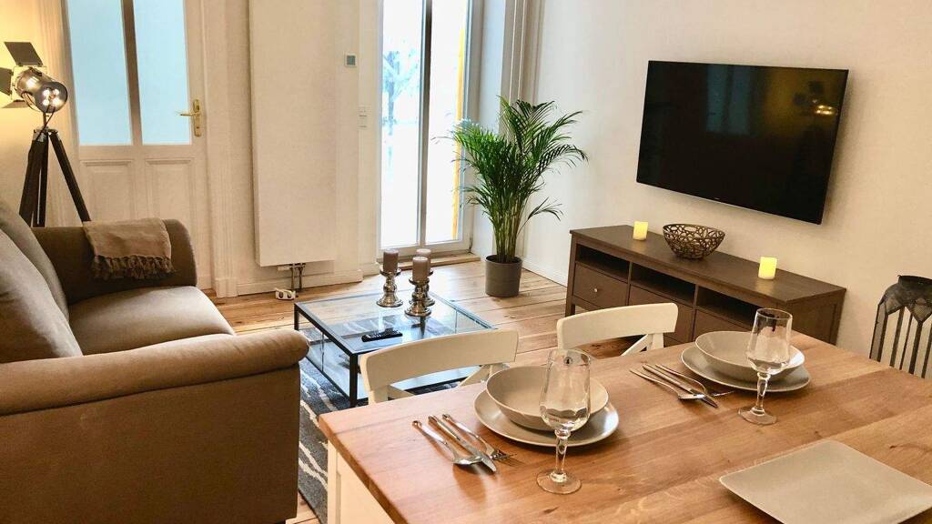 Wohnung zur Miete 1.130 € 2 Zimmer 54,3 m² EG frei ab sofort Britz Berlin 12347