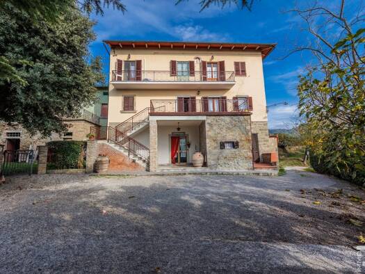 Haus zum Kauf 560.000 € 6 Zimmer 440 m² 6.000 m² Grundstück frei ab sofort Cortona