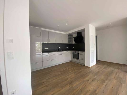 Wohnung zur Miete 700 € 2 Zimmer 75 m²<br/>Wohnfläche ab sofort<br/>Verfügbarkeit Watzlikstraße 4 Ziegetsdorf - Königswiesen-Süd - Neuprüll Regensburg 93051