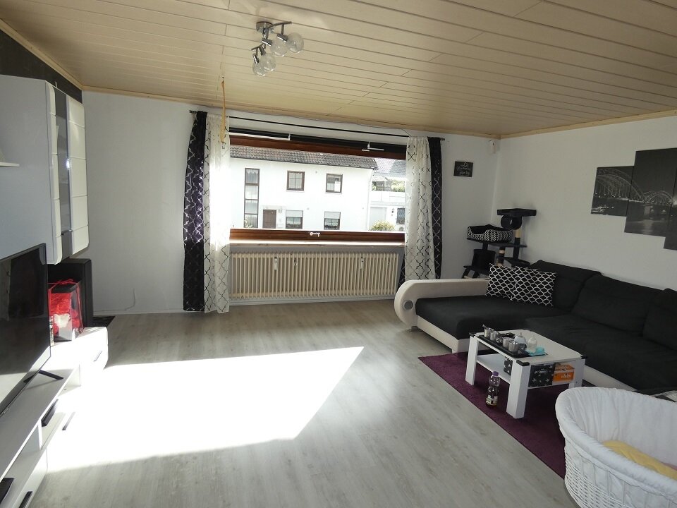 Wohnung zur Miete 700 € 4 Zimmer 102 m²<br/>Wohnfläche 1.<br/>Geschoss 01.01.2025<br/>Verfügbarkeit Dürrwangen Dürrwangen 91602