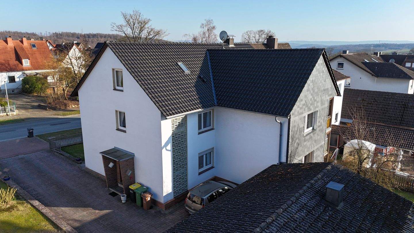 Immobilie in Immenhausen - Großzügiges 2-3 Familienhaus mit schönem Grundstück in Immenhausen-Holzhausen - Bild 0