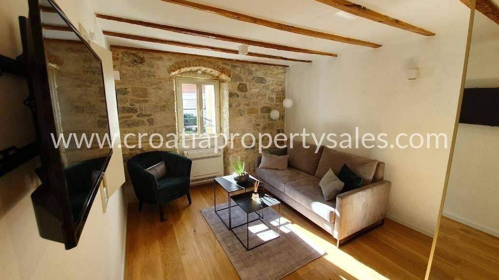 Haus zum Kauf 1.200.000 € 3 Zimmer 120 m² Split