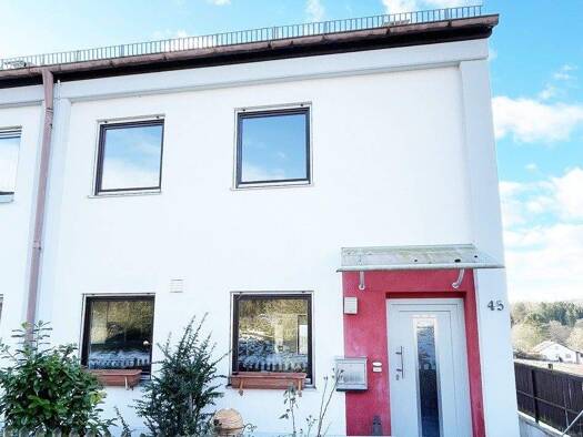 Reihenendhaus zur Miete 1.100 € 6 Zimmer 133 m² 242 m² Grundstück frei ab 01.03.2026 Treuchtlingen 91757