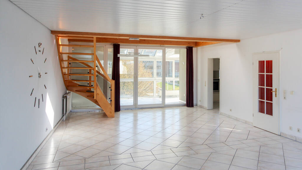 Maisonette zur Miete 1.400 € 5 Zimmer 230 m² Südend Fulda 36043