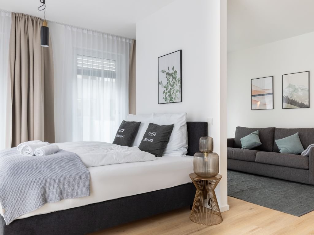 Wohnung zur Miete Wohnen auf Zeit 1.951 € 1 Zimmer 39 m²<br/>Wohnfläche 02.10.2024<br/>Verfügbarkeit Eickhoffstraße Gütersloh Gütersloh 33330