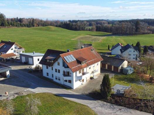 Mehrfamilienhaus zum Kauf 950.000 € 15 Zimmer 390 m² 1.523 m² Grundstück frei ab 01.06.2026 Waldburg 88289
