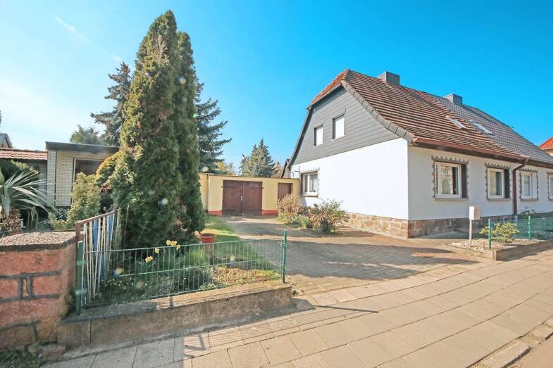Haus zum Kauf 75.000 € 3 Zimmer 91 m² 820 m² Grundstück Gröbzig Südliches Anhalt 06388