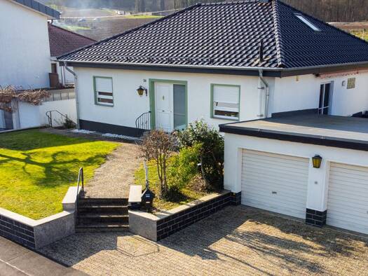 Einfamilienhaus zum Kauf provisionsfrei 545.000 € 7 Zimmer 224 m² 853 m² Grundstück Waldstraße 26 Birlenbach 65626