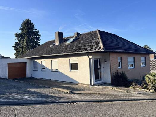 Einfamilienhaus zum Kauf 249.000 € 7 Zimmer 216 m² 869 m² Grundstück Northeim 37154