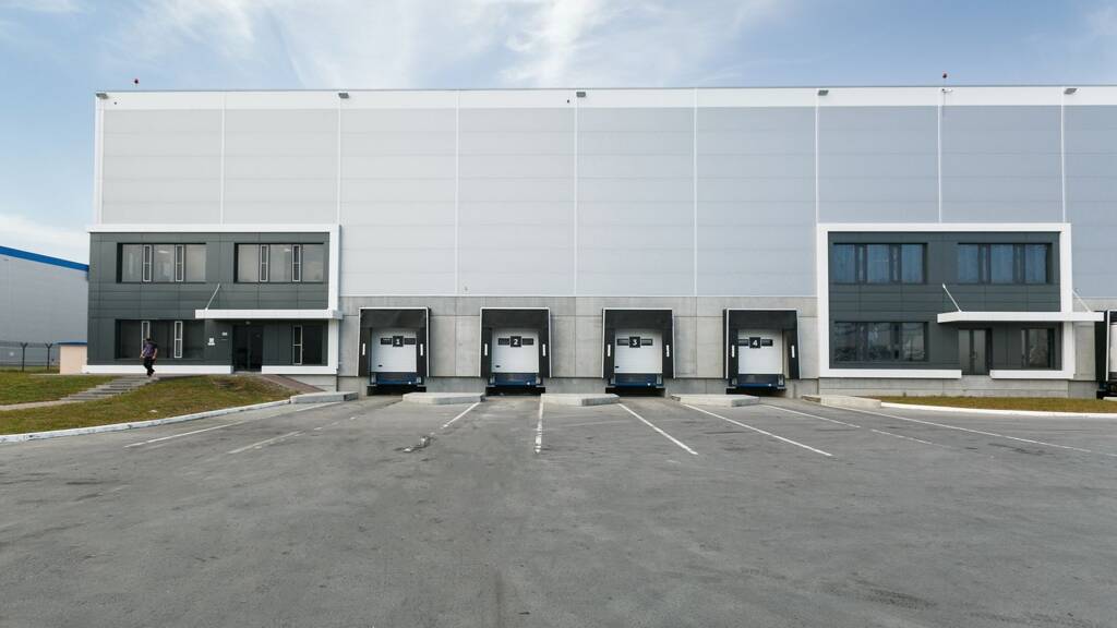 Lagerhalle zur Miete - Erstbezug 55.000 m² Lagerfläche teilbar ab 9.300 m² Tutting Kirchham 94148