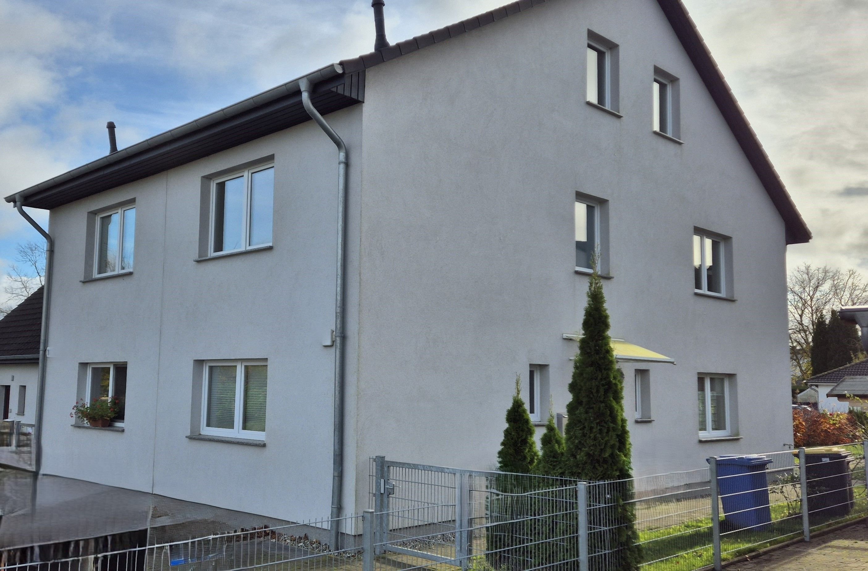 Doppelhaushälfte zur Miete 1.295 € 4 Zimmer 102 m²<br/>Wohnfläche 404 m²<br/>Grundstück ab sofort<br/>Verfügbarkeit Franken Mitte Stralsund 18439