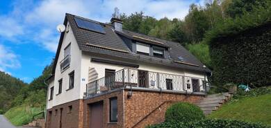 Mehrfamilienhaus zum Kauf 230.000 € 7 Zimmer 168,7 m² 1.714 m² Grundstück Illeschlade Finnentrop 57413