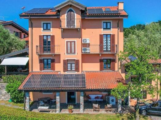 Haus zum Kauf 2.750.000 € 220 m² 300 m² Grundstück Leggiuno 21038