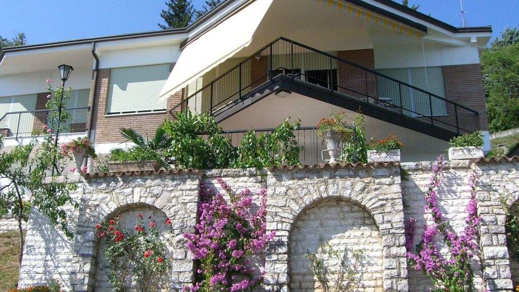 Einfamilienhaus zum Kauf 1.595.000 € 8 Zimmer 354 m² 3.500 m² Grundstück Salò 25087